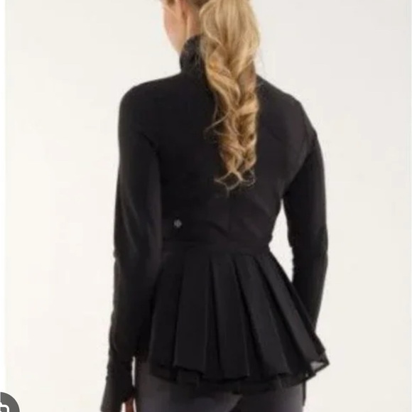 Rare Lululemon size 8 Ride Jacket - Picture 2 of 2